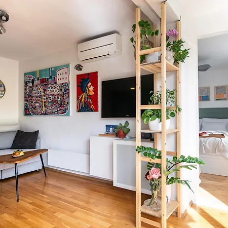 Apartment The Base - Bright 2br, Near Old Town, Walk To