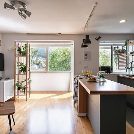 Lägenhet The Base - Bright 2br, Near Old Town, Walk To Dubrovnik