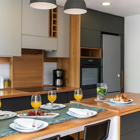 아파트 The Base - Bright 2br, Near Old Town, Walk To