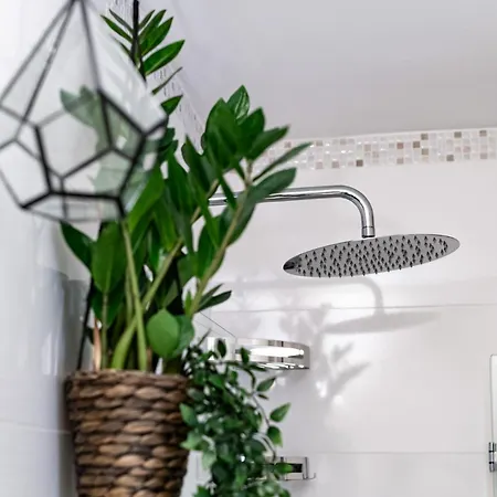 דירה The Base - Bright 2br, Near Old Town, Walk To