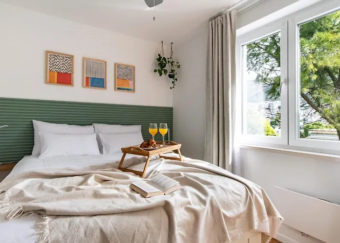아파트 The Base - Bright 2br, Near Old Town, Walk To *