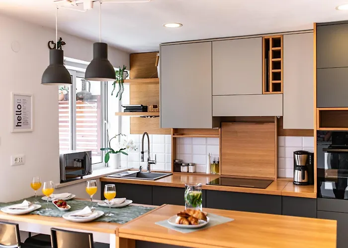 The Base - Bright 2br, Near Old Town, Walk To * 두브로브니크