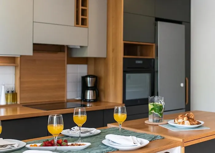 아파트 The Base - Bright 2br, Near Old Town, Walk To