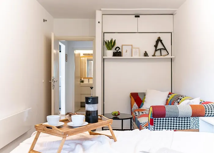 The Base - Bright 2br, Near Old Town, Walk To * Дубровник