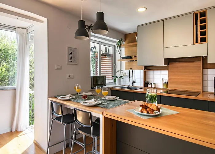 Appartement The Base - Bright 2br, Near Old Town, Walk To *